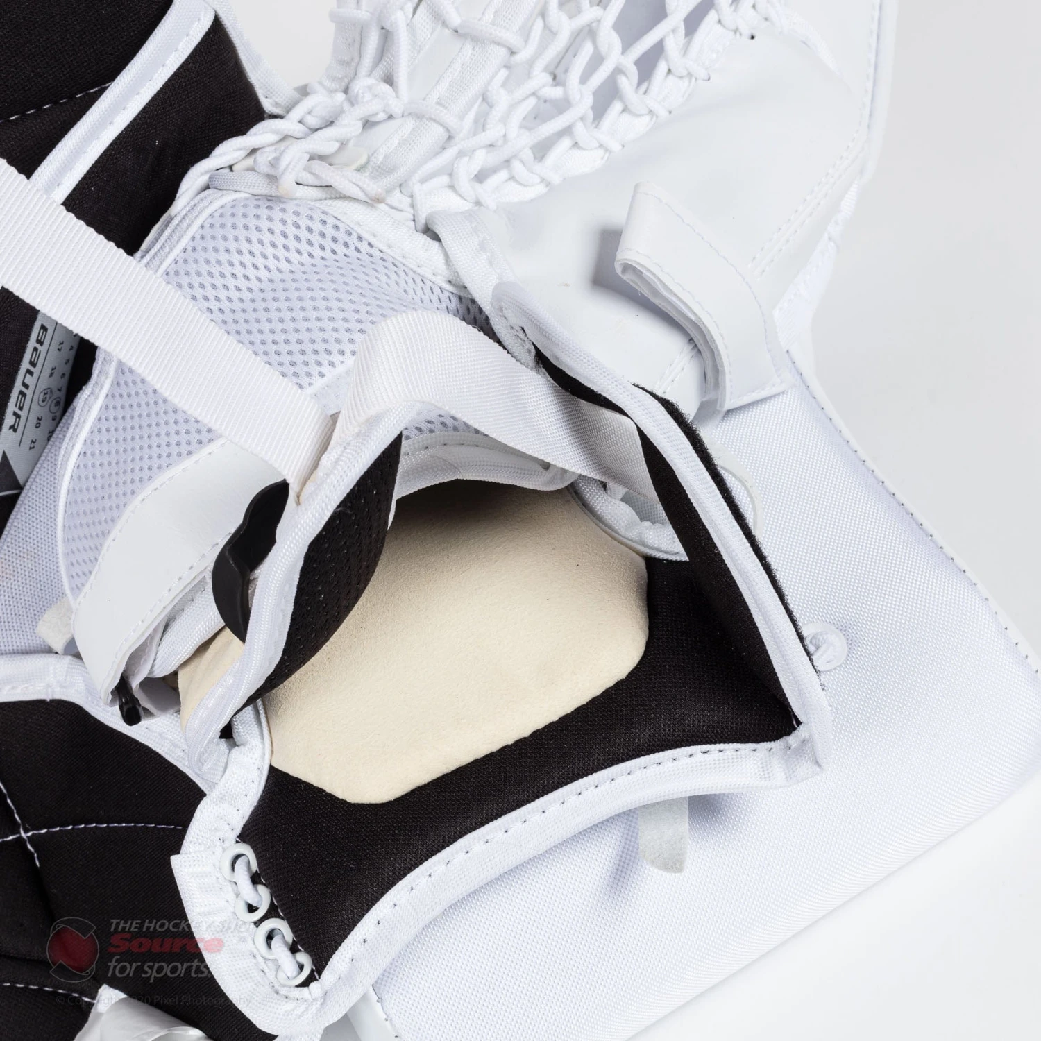 Bauer GSX Intermediate Goalie Catcher S20 9 Bauer GSX Intermediate Goalie Catcher S20 - Image 9