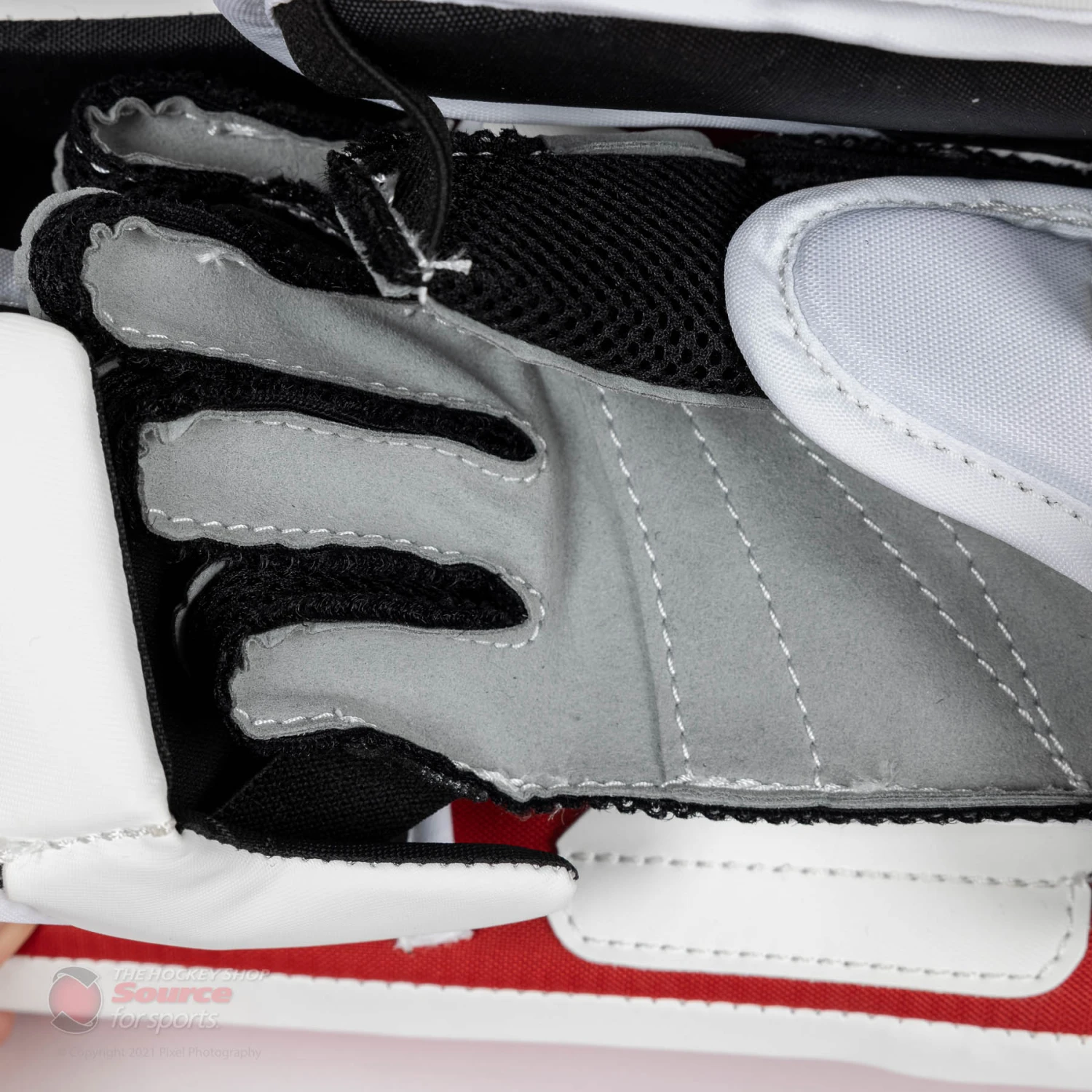 CCM Extreme Flex E5.5 Youth Goalie Blocker 8 CCM Extreme Flex E5.5 Youth Goalie Blocker - Image 8