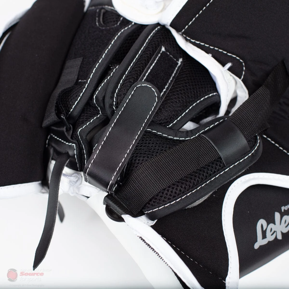 CCM Extreme Flex E4.5 Senior Goalie Catcher - Source Exclusive 8 CCM Extreme Flex E4.5 Senior Goalie Catcher - Source Exclusive - Image 8