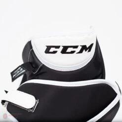 CCM Extreme Flex E4.9 Intermediate Goalie Catcher - Source Exclusive 22 CCM Extreme Flex E4.9 Intermediate Goalie Catcher - Source Exclusive -Hockey Equipment Store ccm catchers ccm extreme flex e4 9 intermediate goalie catcher source exclusive 5323903139906