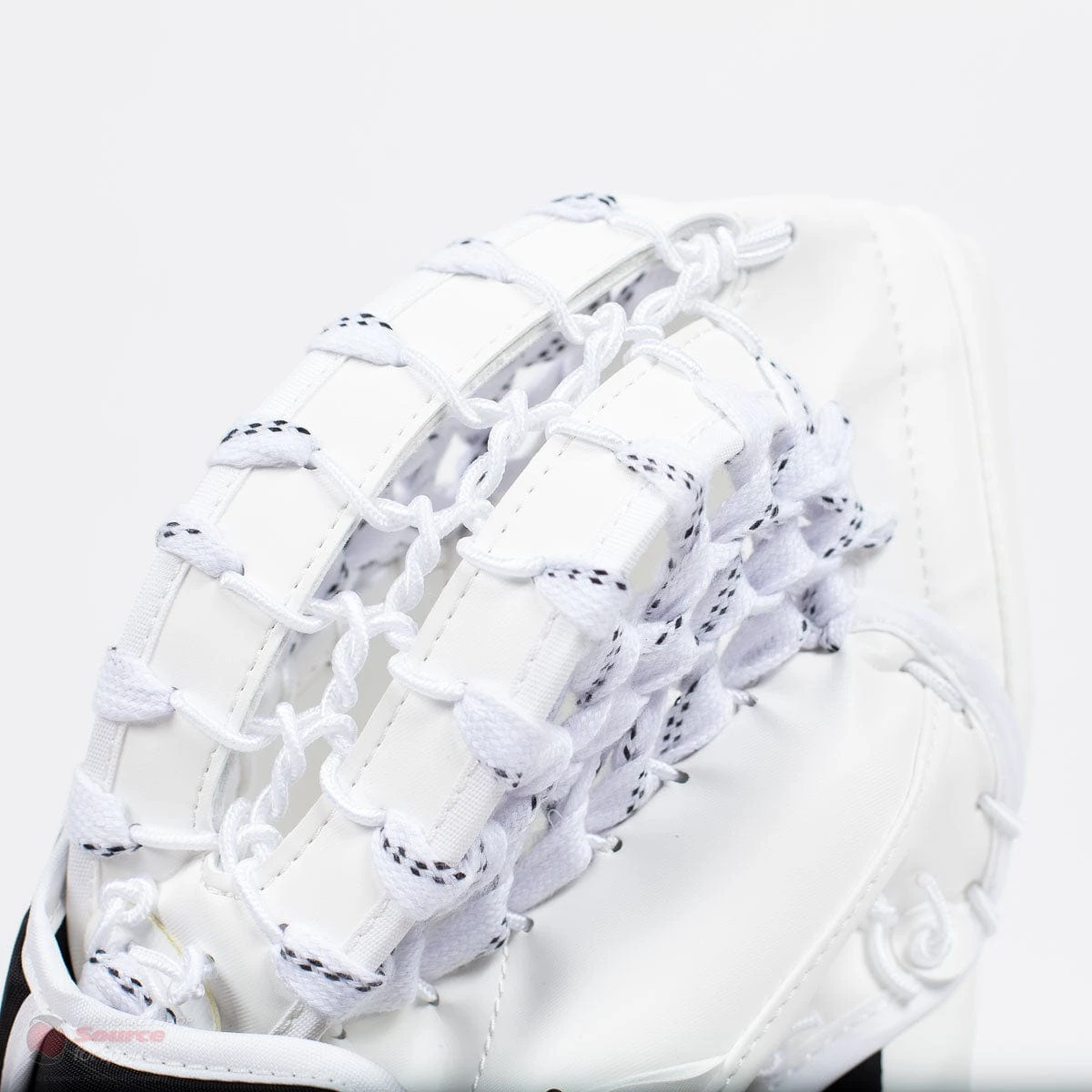 CCM Extreme Flex E4.9 Intermediate Goalie Catcher - Source Exclusive 3 CCM Extreme Flex E4.9 Intermediate Goalie Catcher - Source Exclusive - Image 3