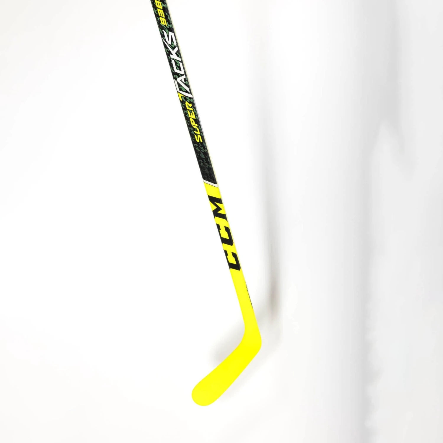 CCM Super Tacks 9380 Junior Hockey Stick 2 CCM Super Tacks 9380 Junior Hockey Stick - Image 2