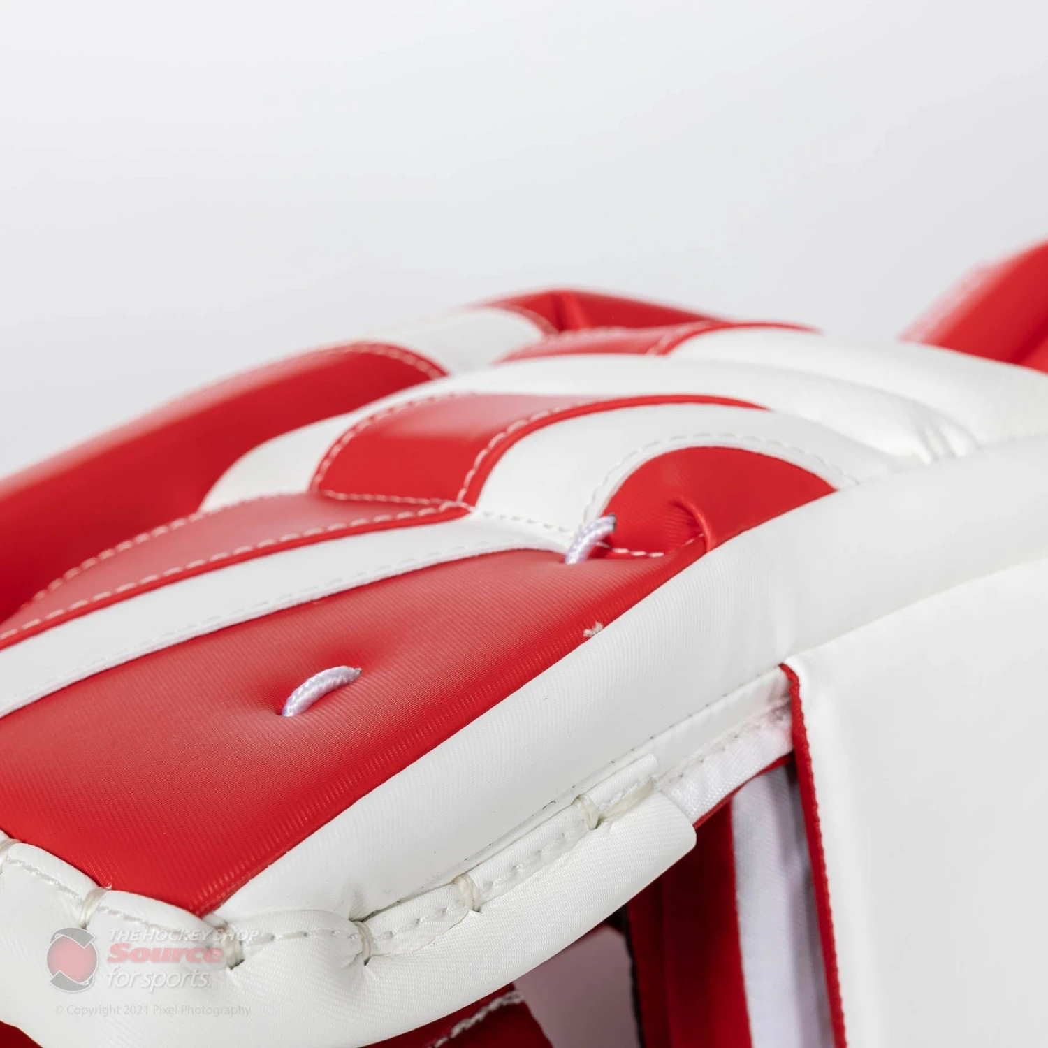 CCM Extreme Flex E5.5 Youth Goalie Leg Pads 4 CCM Extreme Flex E5.5 Youth Goalie Leg Pads - Image 4