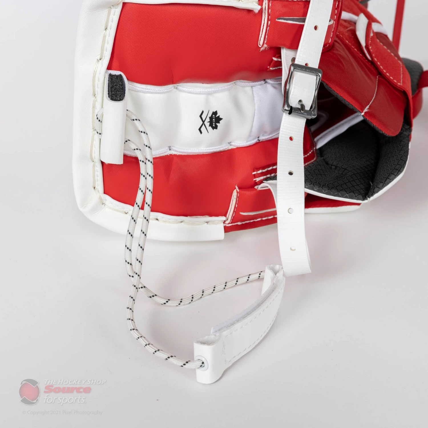 CCM Extreme Flex E5.5 Youth Goalie Leg Pads 10 CCM Extreme Flex E5.5 Youth Goalie Leg Pads - Image 10