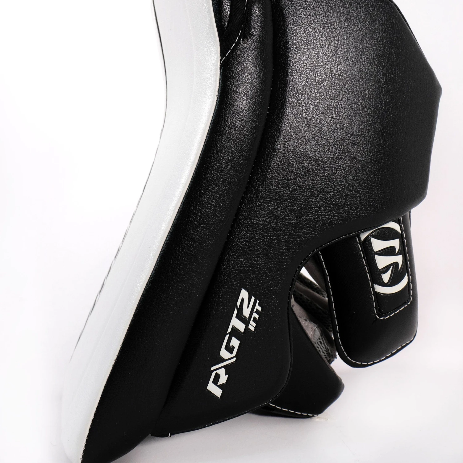 Warrior Ritual GT2 Classic Intermediate Goalie Blocker 11 Warrior Ritual GT2 Classic Intermediate Goalie Blocker - Image 11