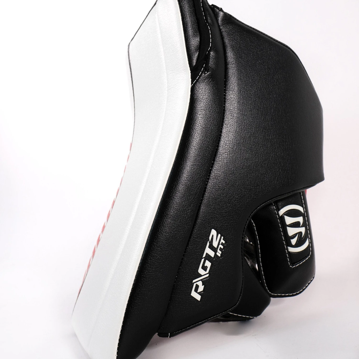 Warrior Ritual GT2 Classic Intermediate Goalie Blocker 8 Warrior Ritual GT2 Classic Intermediate Goalie Blocker - Image 8