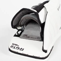 Warrior Ritual GT2 Intermediate Goalie Blocker -Hockey Equipment Store warrior blockers warrior ritual gt2 intermediate goalie blocker 5428197523522