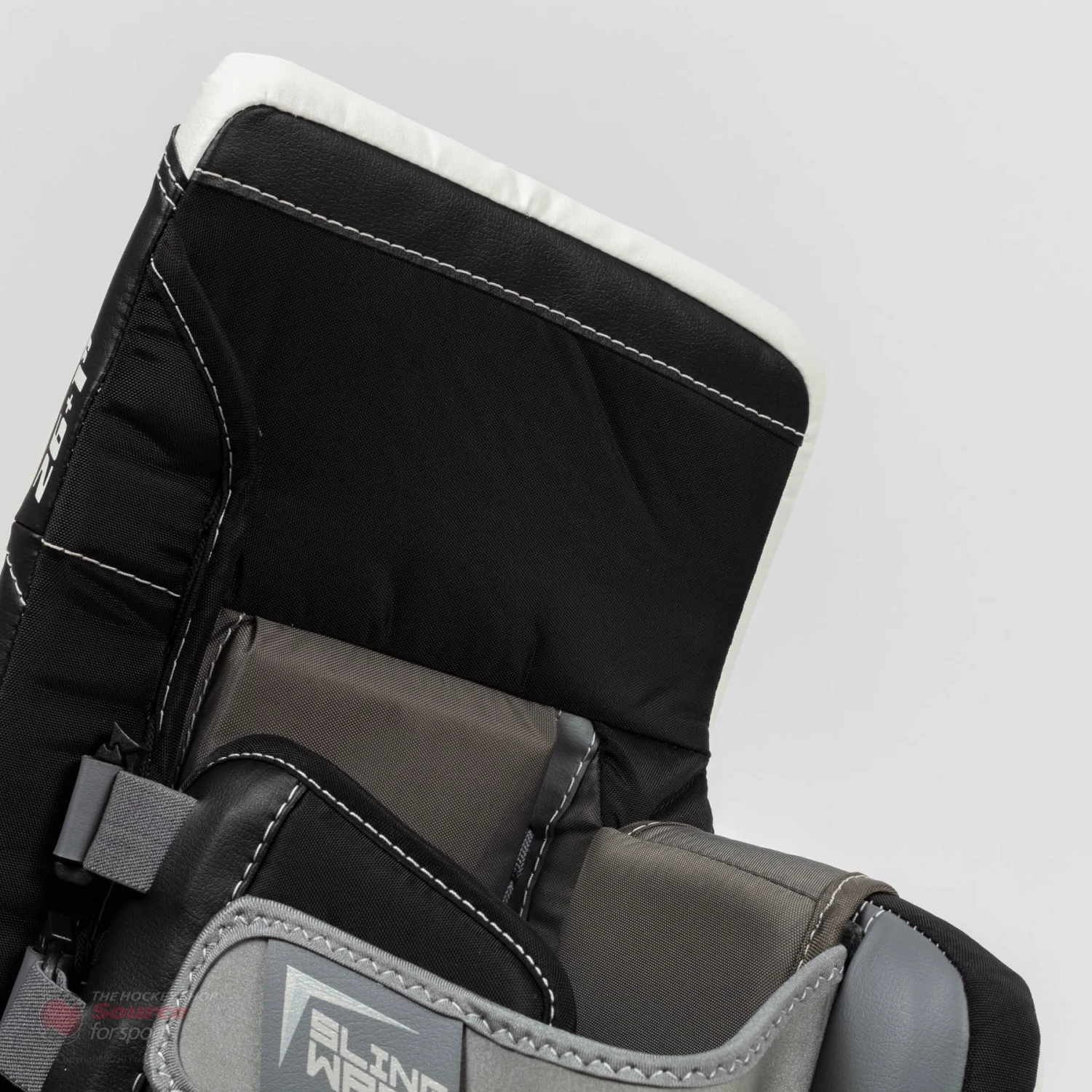 Warrior Ritual G5 Junior Goalie Leg Pads 8 Warrior Ritual G5 Junior Goalie Leg Pads - Image 8